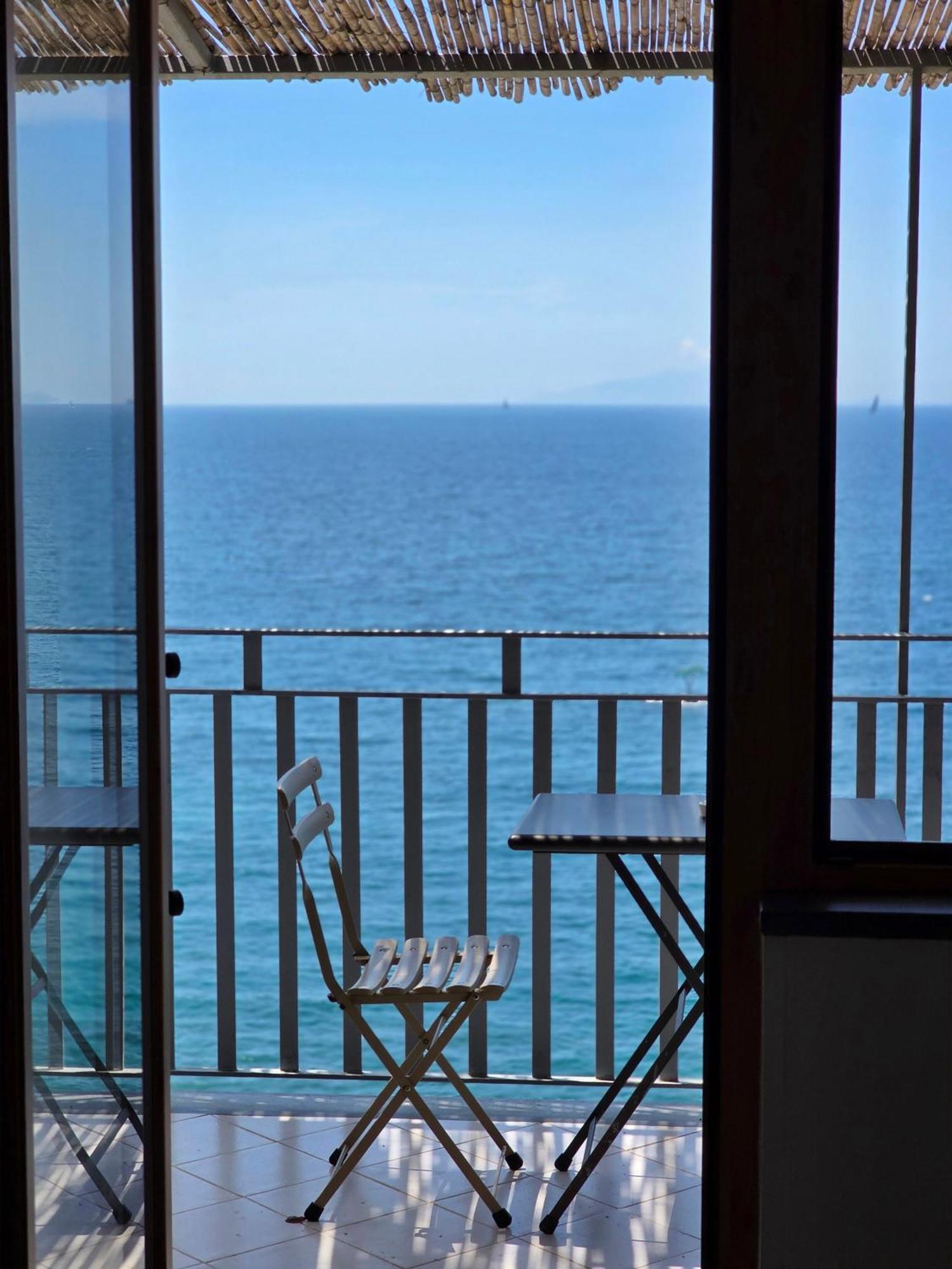 Oasi Relais Bed and Breakfast Vico Equense Exteriör bild