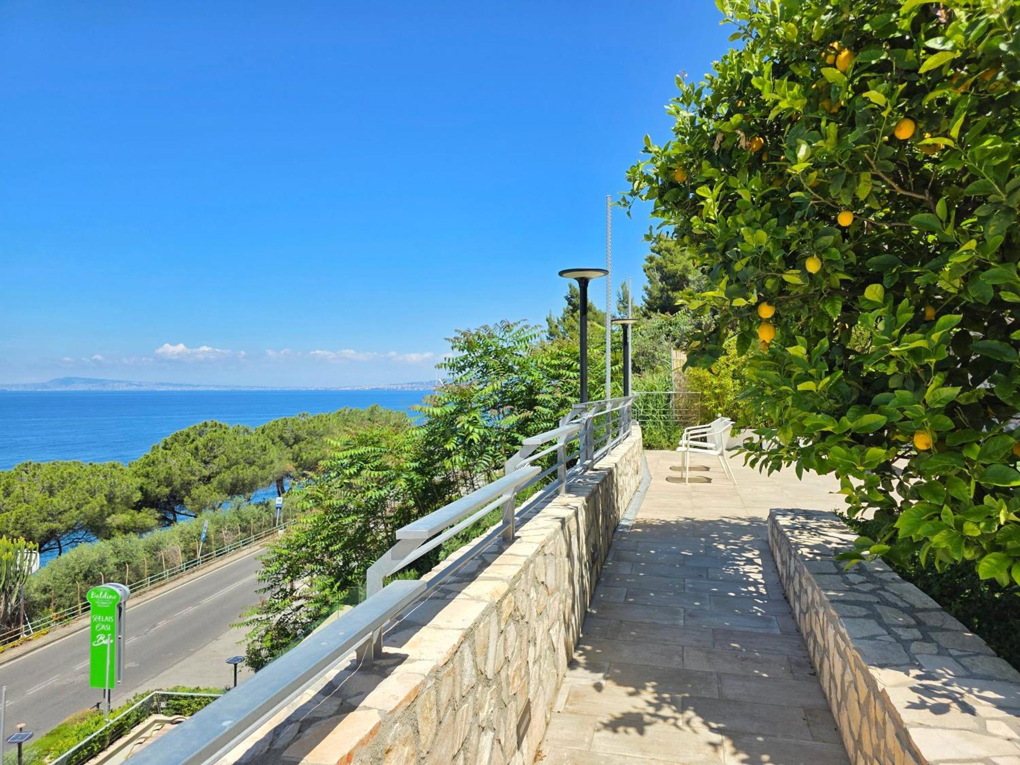 Oasi Relais Bed and Breakfast Vico Equense Exteriör bild