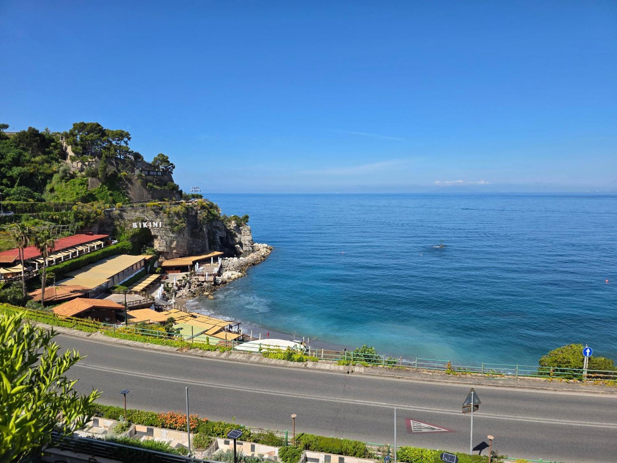 Oasi Relais Bed and Breakfast Vico Equense Exteriör bild