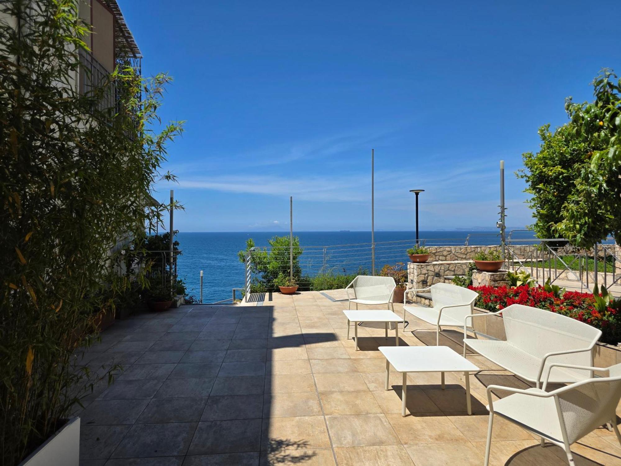 Oasi Relais Bed and Breakfast Vico Equense Exteriör bild