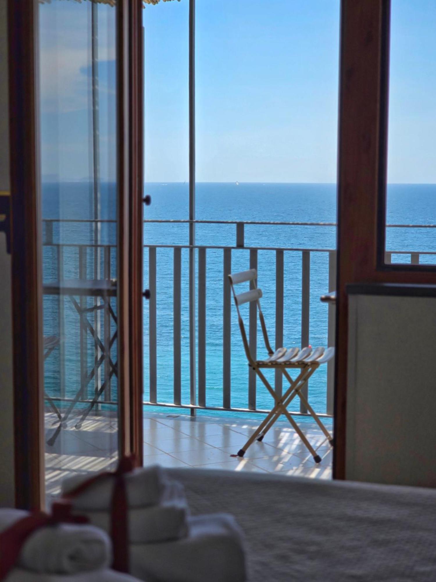 Oasi Relais Bed and Breakfast Vico Equense Exteriör bild