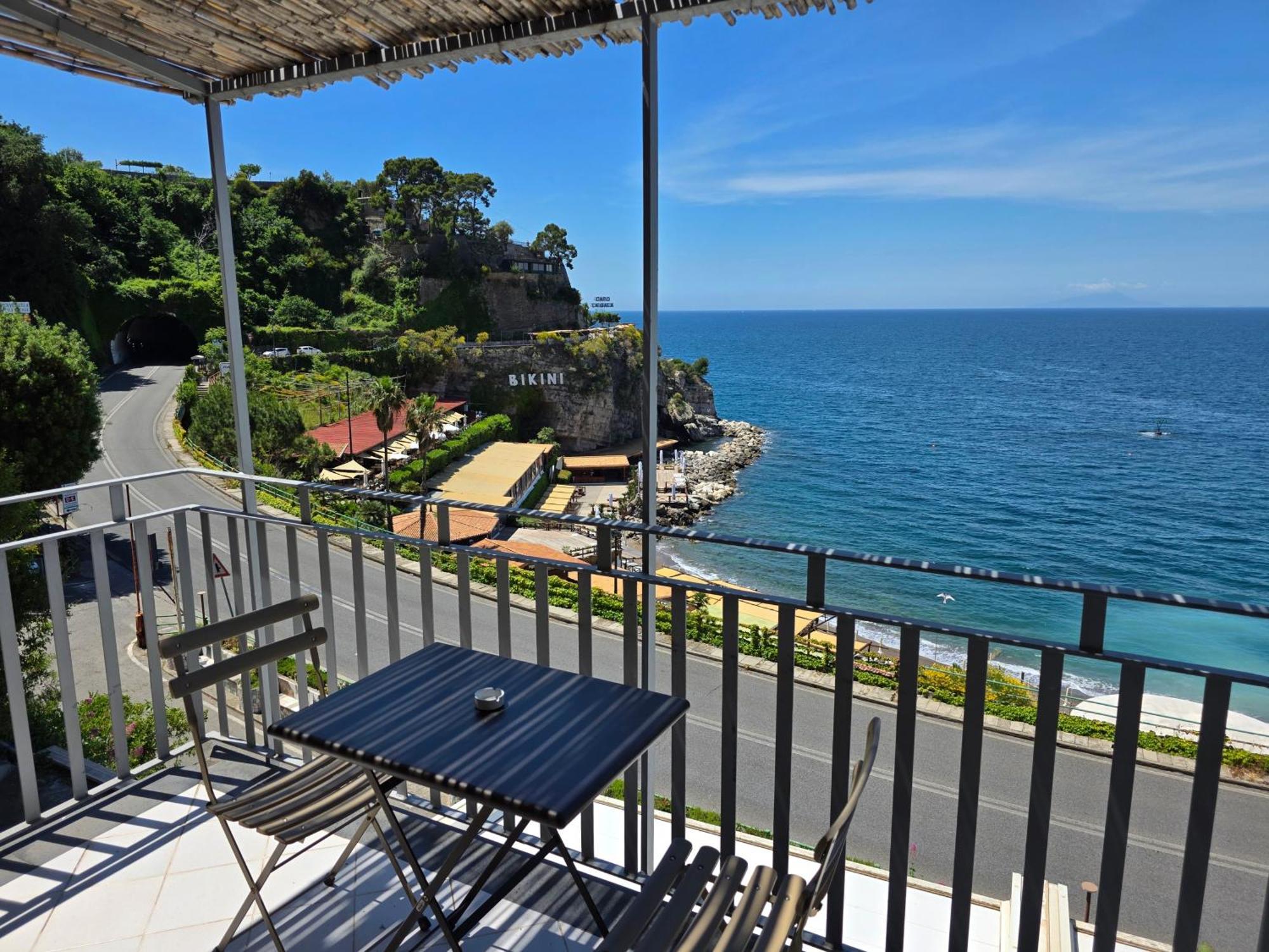 Oasi Relais Bed and Breakfast Vico Equense Exteriör bild