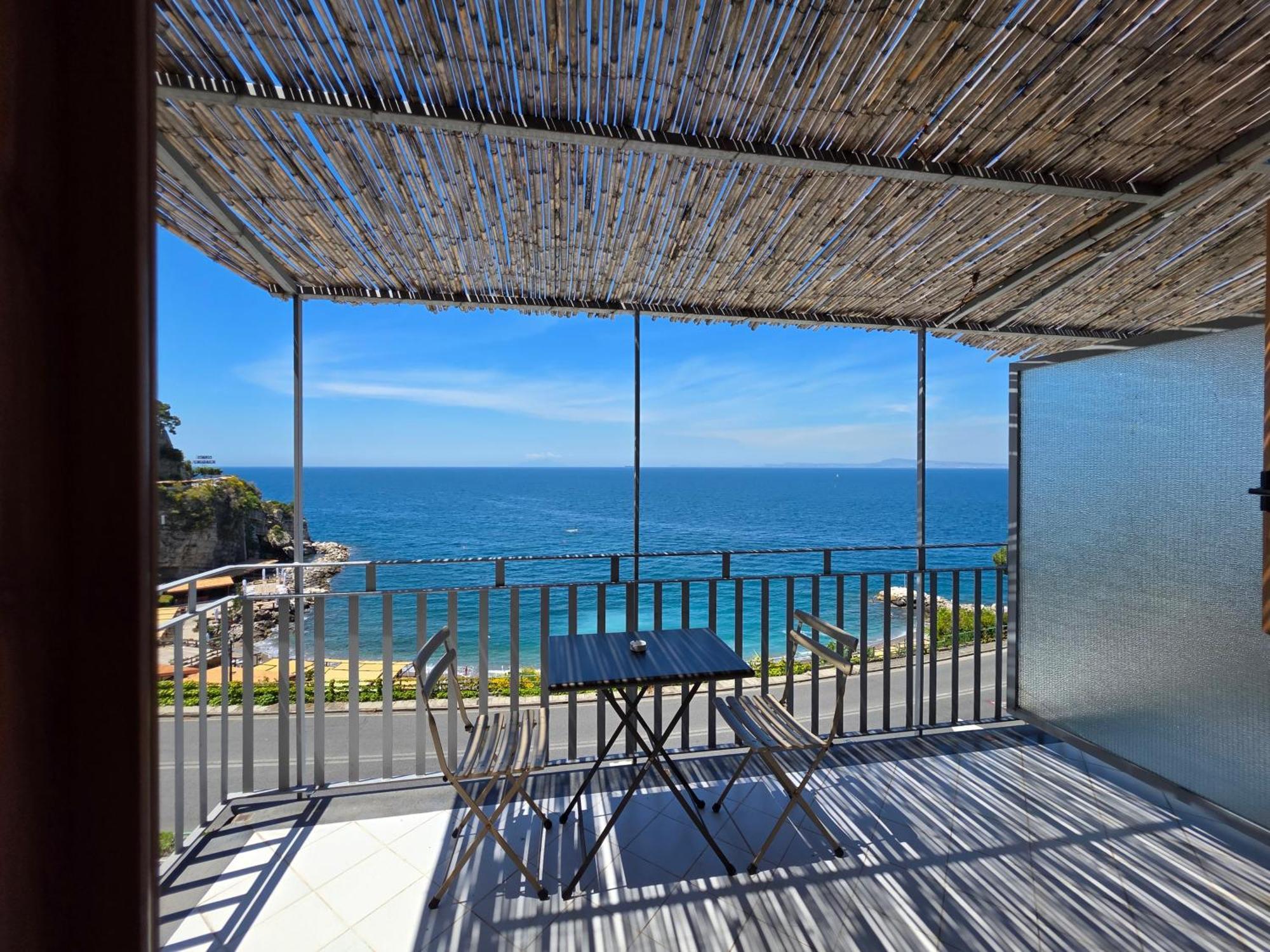 Oasi Relais Bed and Breakfast Vico Equense Exteriör bild