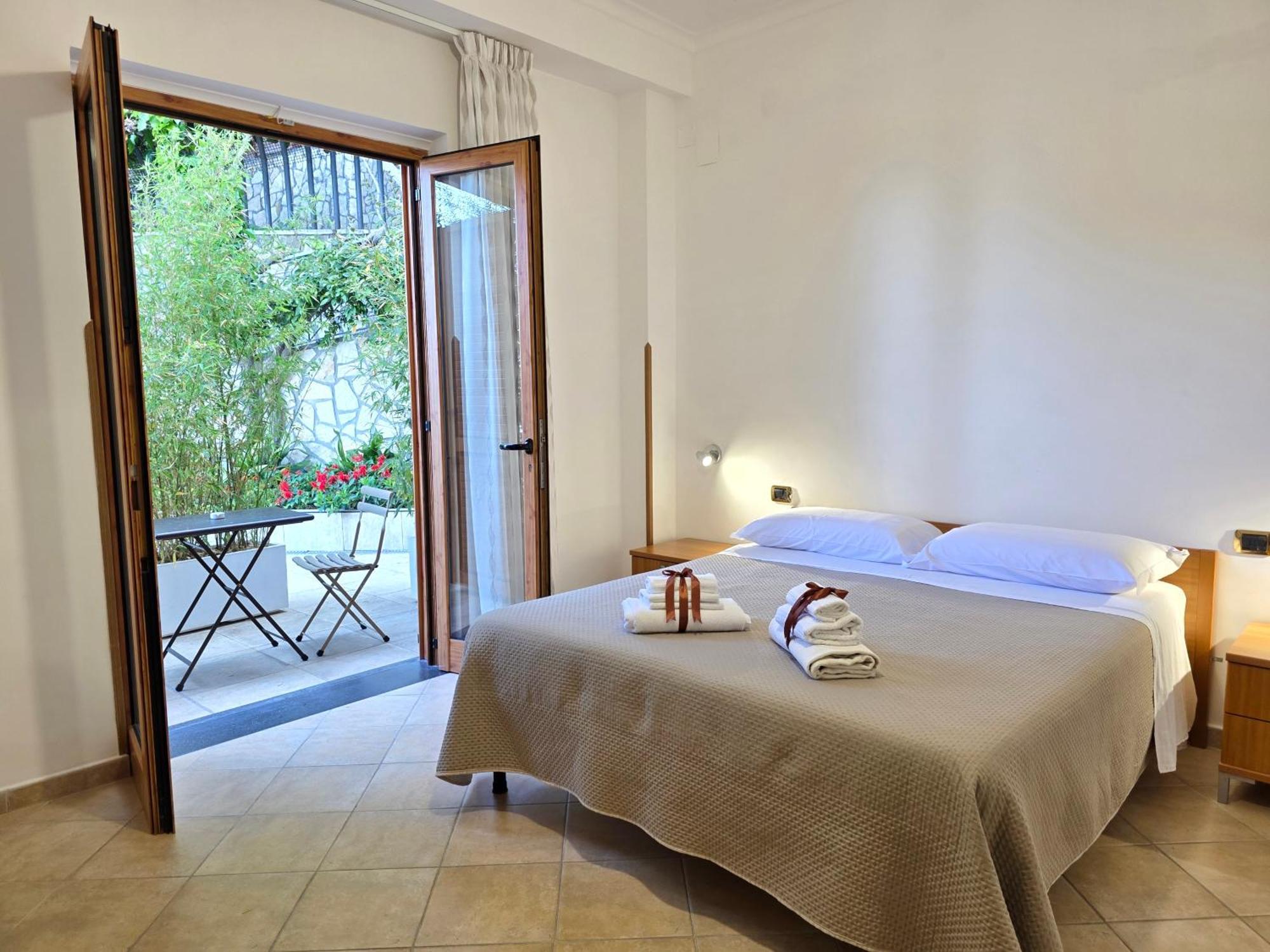 Oasi Relais Bed and Breakfast Vico Equense Exteriör bild