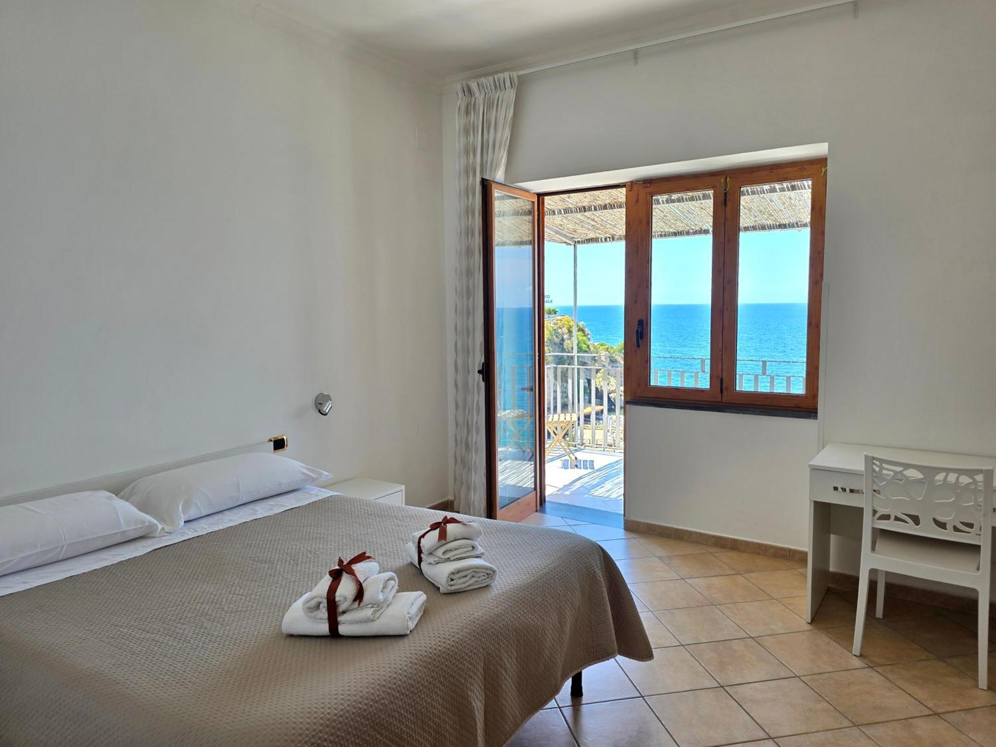 Oasi Relais Bed and Breakfast Vico Equense Exteriör bild