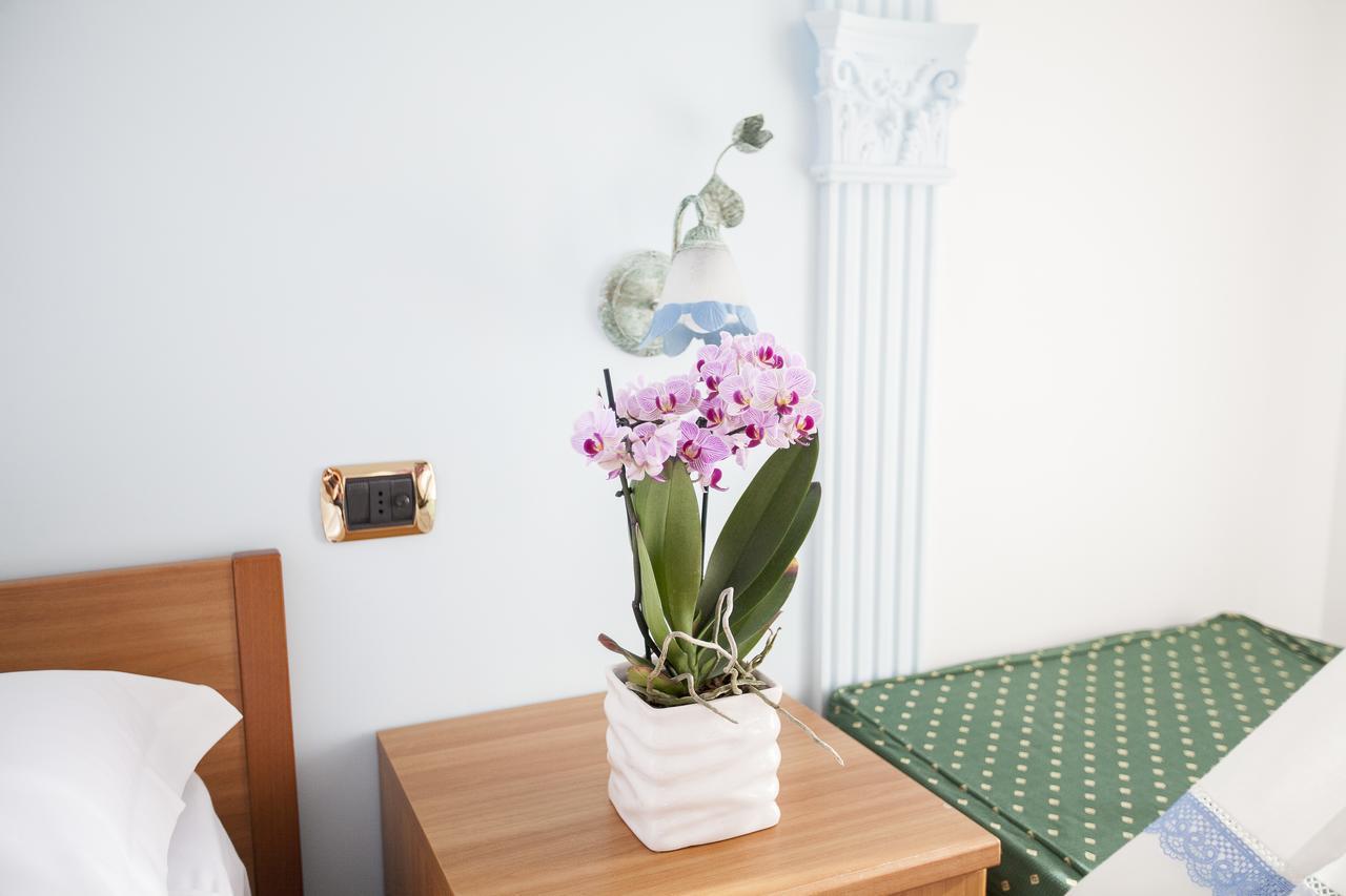 Oasi Relais Bed and Breakfast Vico Equense Exteriör bild